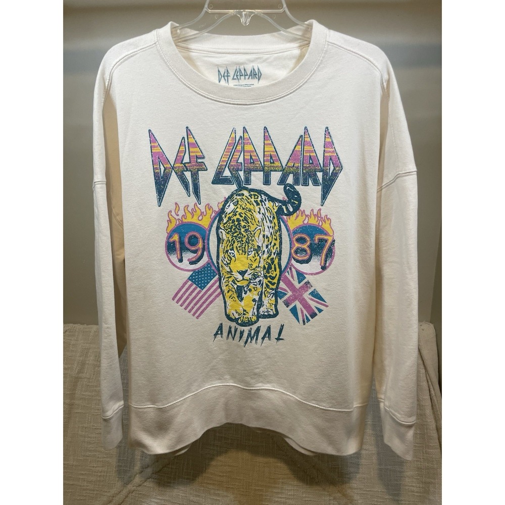 Def Leppard Animal 1987 Retro Graphic Cream Crewneck Soft Sweatshirt Women's XL